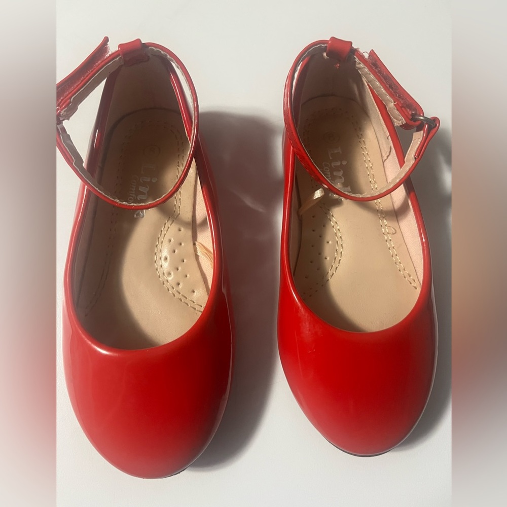 red link comfort sneakers for little girls
